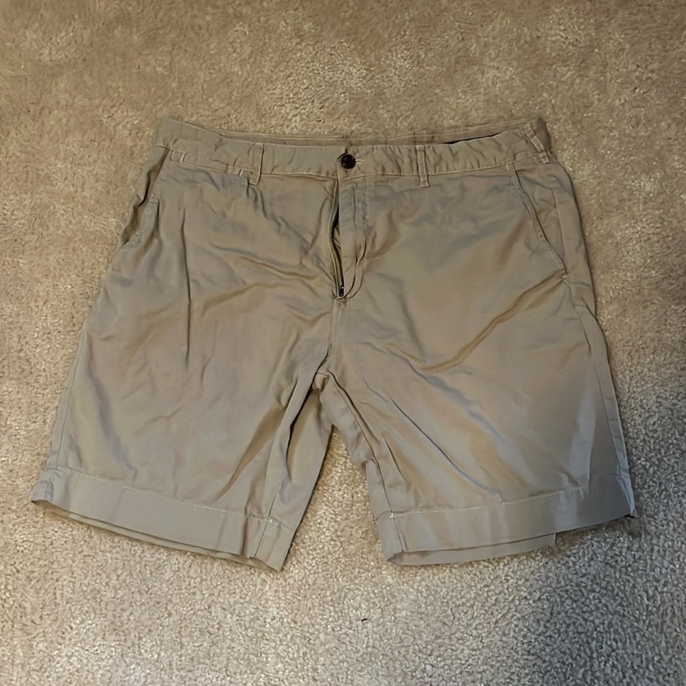 Faherty Harbor Shorts; 36; Khaki